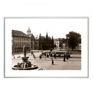 Zdjęcie "Plac Fryderyka Wilhelma w Elblągu" w ramie alum. 9x21mm